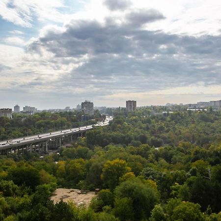 Apartament In Zona Centrala Si Parc Chisinau Luaran gambar